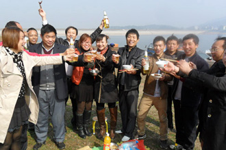 学校组织学生校外秋游